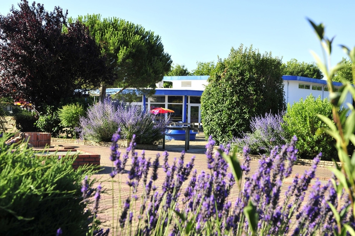 Imagen de los exteriores del Hotel Azureva Vend&eacute;e Oc&eacute;an. Foto 11