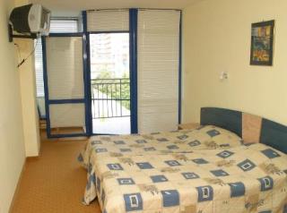 Imagen de la habitación del Hotel Azurro. Foto 4