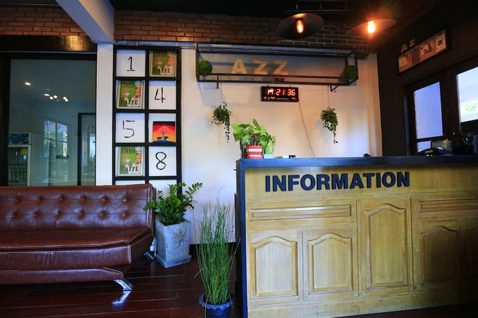 Imagen de los interiores del Hotel Azz. Foto 17