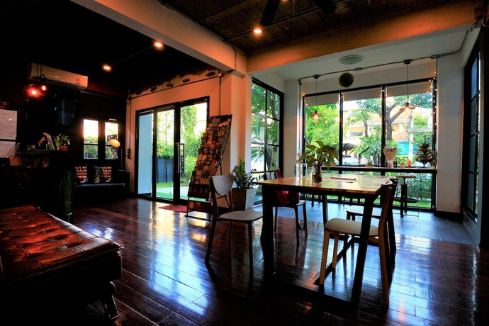 Imagen de los interiores del Hotel Azz. Foto 18