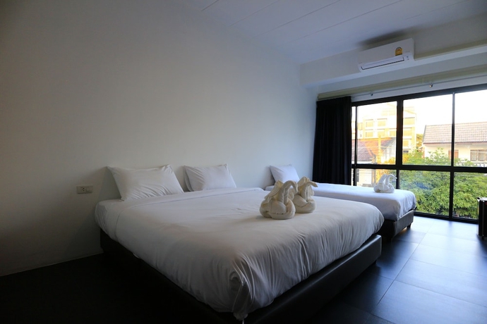 Imagen de la habitación del Hotel Azz. Foto 13