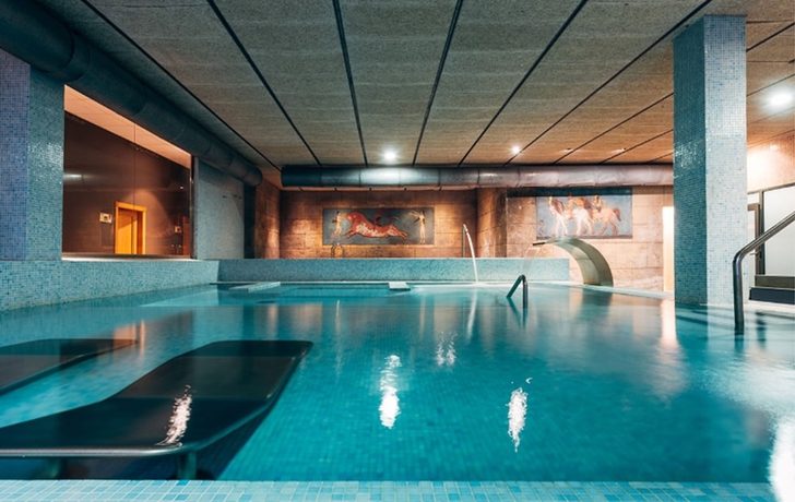 Imagen de la piscina del Hotel Azz Valencia Congress and Spa. Foto 19