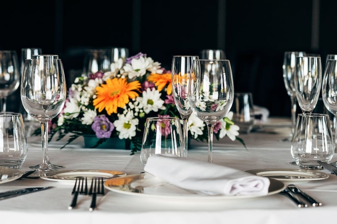 Imagen del bar/restaurante del Hotel Azz Valencia Congress and Spa. Foto 2