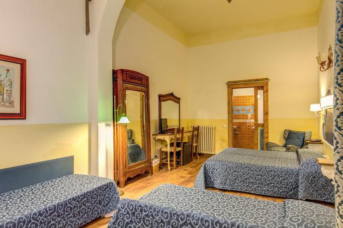 Imagen general del Hotel Azzi. Foto 7