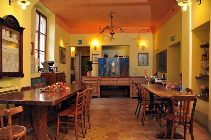 Imagen general del Hotel Azzi. Foto 11