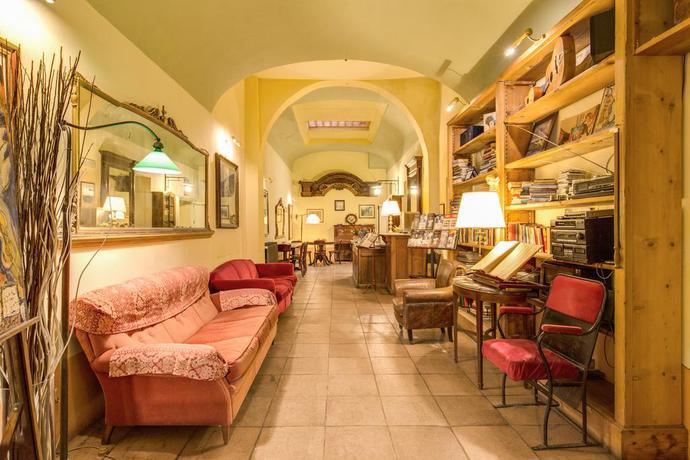 Imagen general del Hotel Azzi. Foto 12