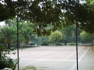 Imagen de los exteriores del Hotel Azzolini. Foto 4