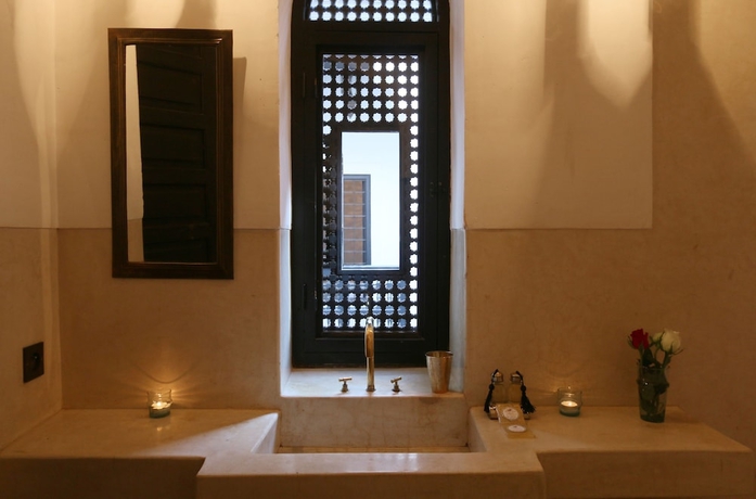 Imagen de la habitación del Hotel Azzouna13. Foto 7