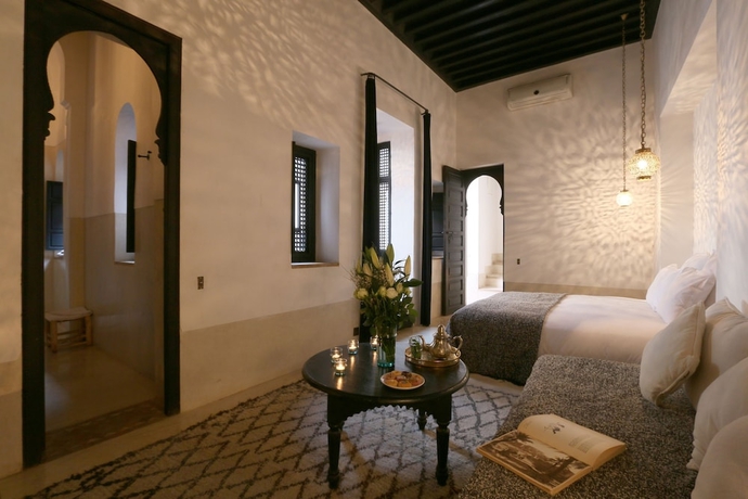 Imagen de la habitación del Hotel Azzouna13. Foto 10