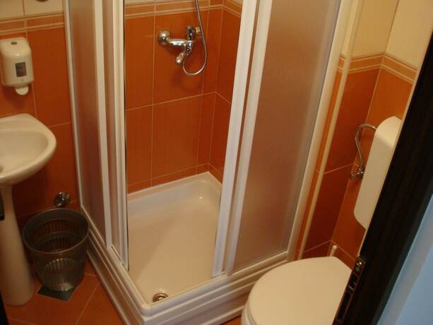 Imagen general del Hotel Azzuro Apartments, Budva. Foto 4