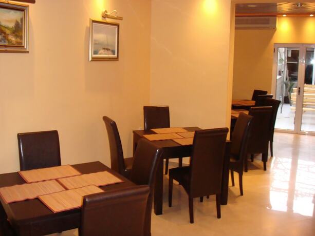 Imagen general del Hotel Azzuro Apartments, Budva. Foto 6