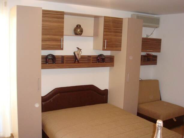 Imagen de la habitación del Hotel Azzuro Apartments, Budva. Foto 18