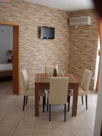 Imagen de la habitación del Hotel Azzuro Apartments, Budva. Foto 20