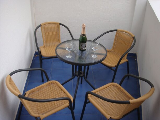 Imagen general del Hotel Azzuro Apartments, Budva. Foto 9