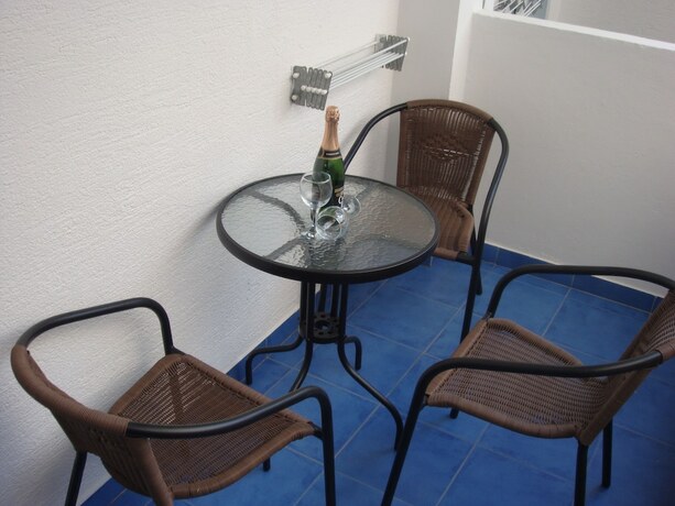 Imagen general del Hotel Azzuro Apartments, Budva. Foto 13