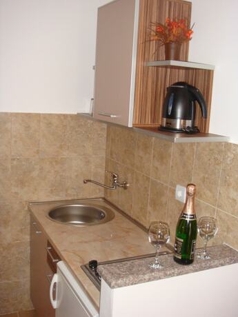 Imagen general del Hotel Azzuro Apartments, Budva. Foto 16