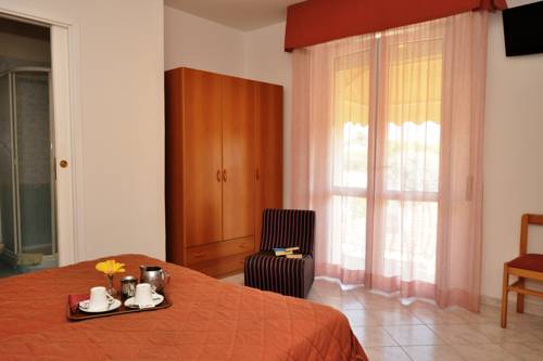 Imagen de la habitación del Hotel Azzurra, Marina Di Pietrasanta. Foto 4