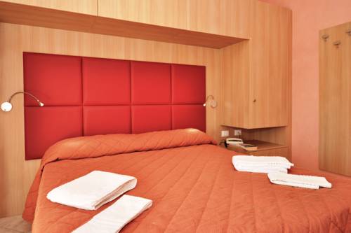 Imagen de la habitación del Hotel Azzurra, Marina Di Pietrasanta. Foto 5