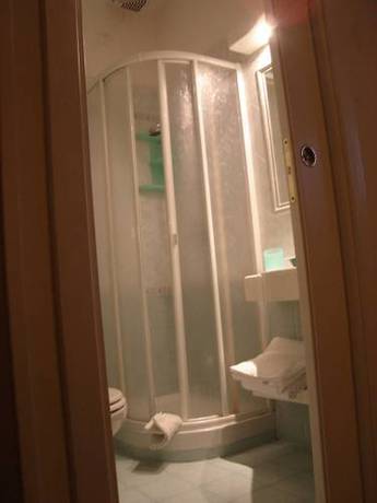 Imagen de la habitación del Hotel Azzurra, Marina Di Pietrasanta. Foto 14