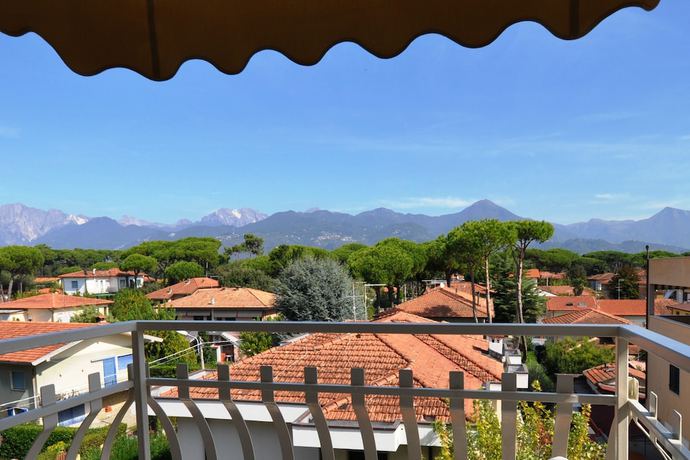 Imagen de los exteriores del Hotel Azzurra, Marina Di Pietrasanta. Foto 9