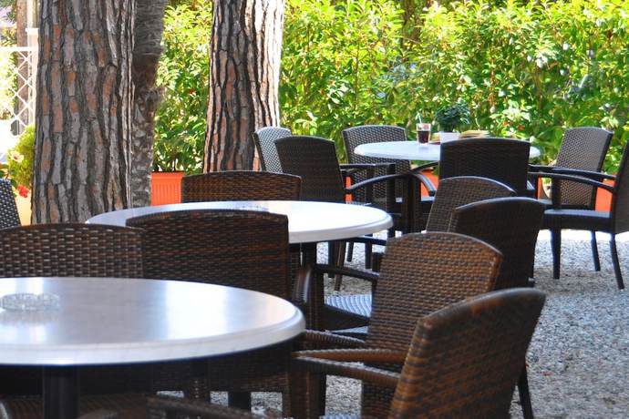 Imagen de los exteriores del Hotel Azzurra, Marina Di Pietrasanta. Foto 10