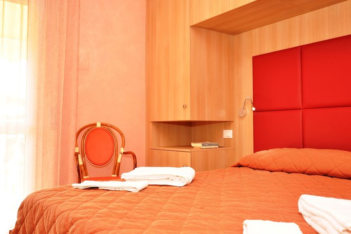 Imagen de la habitación del Hotel Azzurra, Marina Di Pietrasanta. Foto 8
