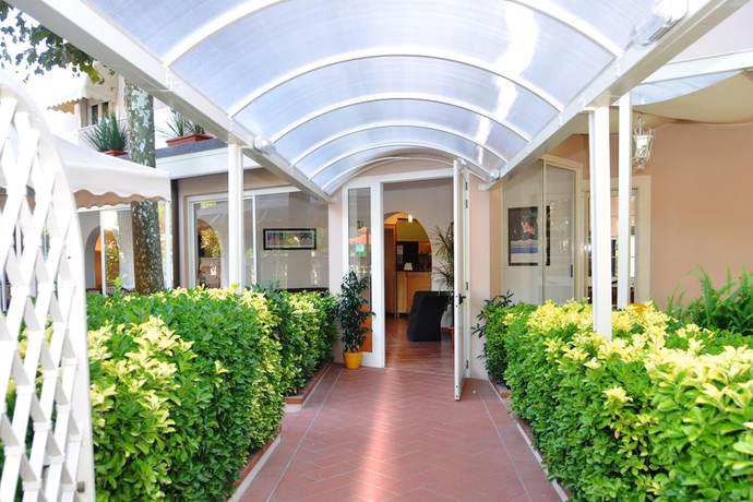 Imagen general del Hotel Azzurra, Marina Di Pietrasanta. Foto 3