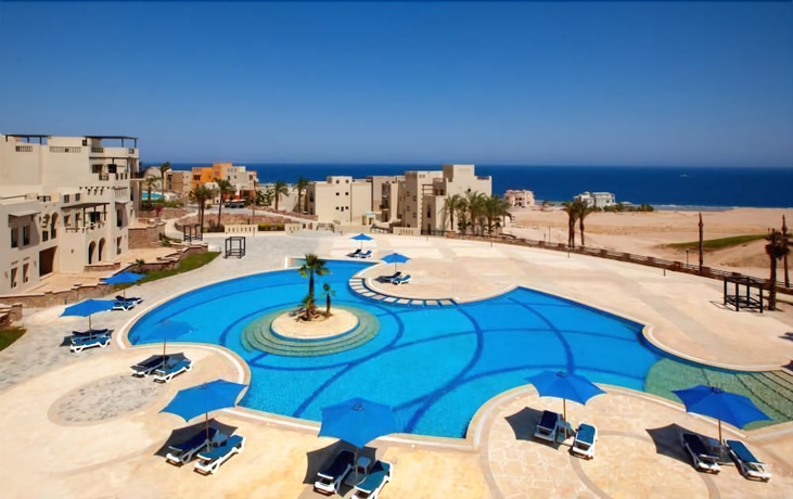 Imagen de la piscina del Hotel Azzurra Sahl Hasheesh. Foto 17