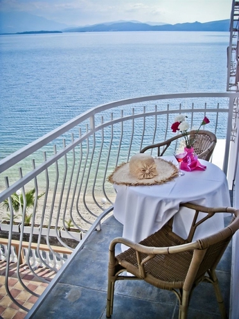 Imagen de los exteriores del Hotel Azzurro, Bijela. Foto 6