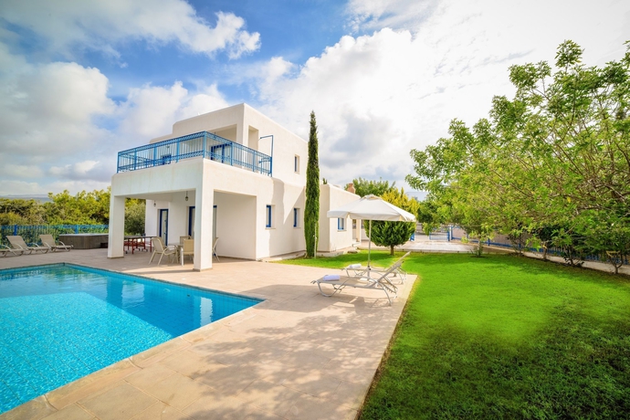 Imagen de la piscina del Hotel Azzurro Luxury Holiday Villas. Foto 12