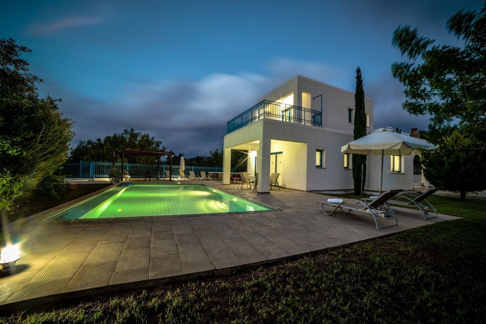 Imagen de la piscina del Hotel Azzurro Luxury Holiday Villas. Foto 14