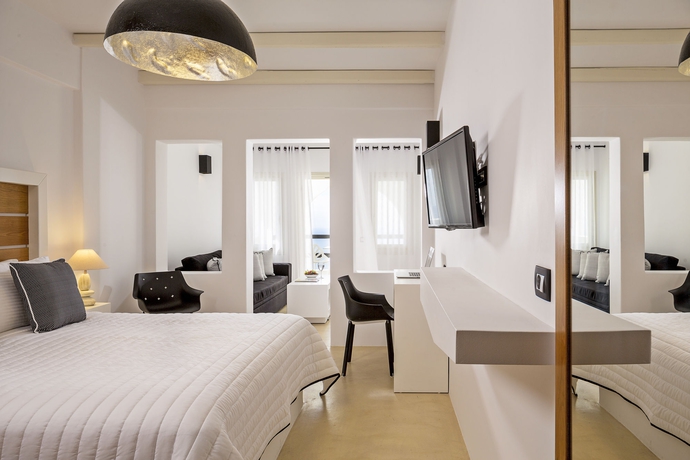 Imagen de la habitación del Hotel Azzurro Suites. Foto 7