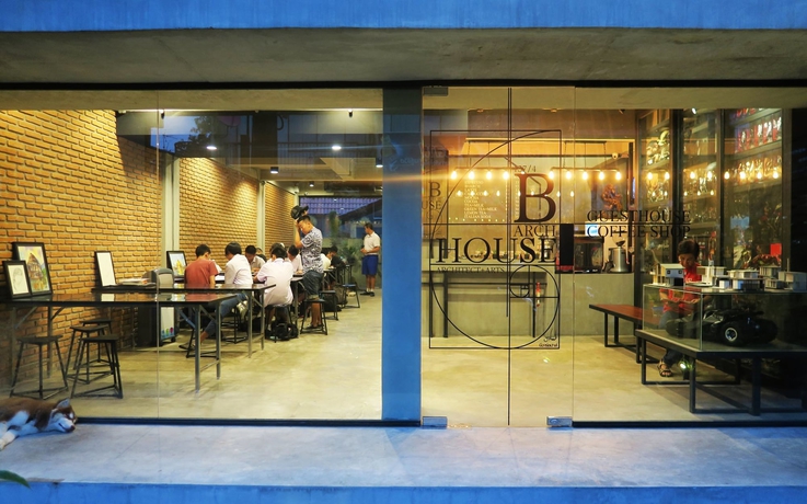 Imagen del bar/restaurante del Hotel B Arch House. Foto 5
