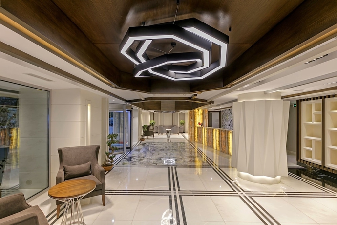 Imagen de los interiores del Hotel B Business Hotel & Spa. Foto 15
