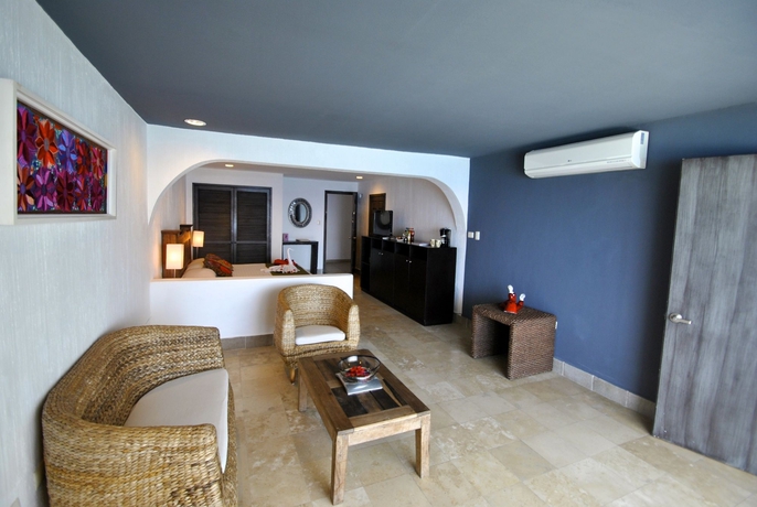 Imagen de los interiores del Hotel B Cozumel. Foto 12