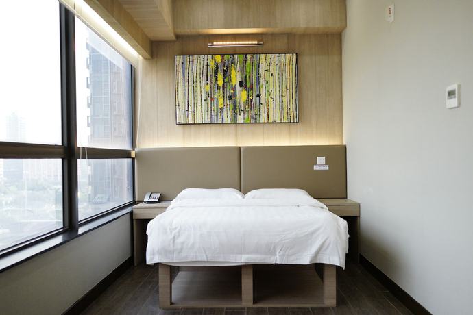 Imagen de la habitación del Hotel B Hotel. Foto 2