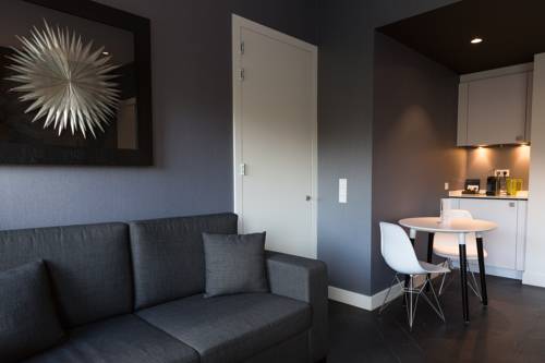 Imagen de la habitación del Hotel B- Kennedy. Foto 8