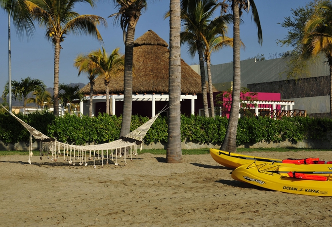 Imagen de los exteriores del Hotel B Nayar Family Luxury Suites and Villas Residences - Ocean View and All Inclusive Available. Foto 10