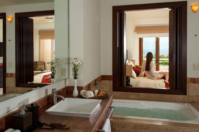 Imagen de la habitación del Hotel B Nayar Family Luxury Suites and Villas Residences - Ocean View and All Inclusive Available. Foto 5