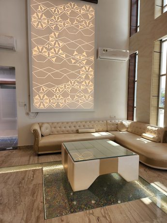 Imagen de los interiores del Hotel B P Emerald. Foto 11