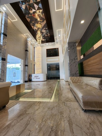 Imagen de los interiores del Hotel B P Emerald. Foto 13