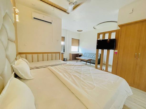Imagen de la habitación del Hotel B P Emerald. Foto 7