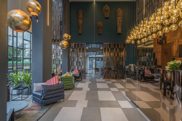 Imagen de los interiores del Hotel B Plus L. Foto 17