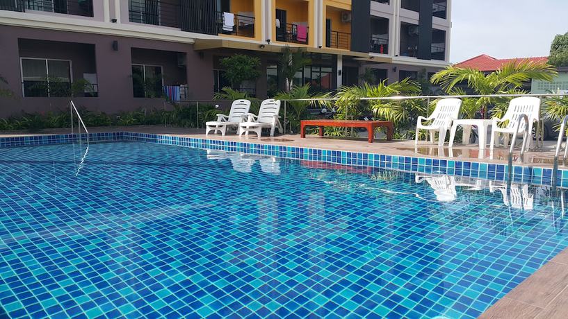 Imagen de la piscina del Hotel B Space Residence. Foto 19