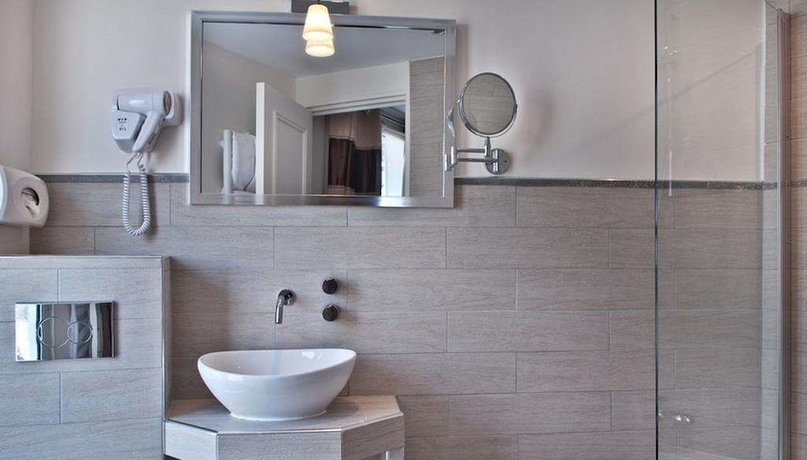 Imagen de la habitación del Hotel B Square. Foto 13