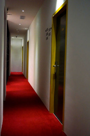 Imagen de la habitación del Hotel B Street. Foto 13