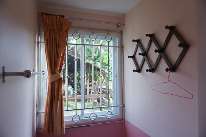 Imagen de la habitación del Hotel B and B. Foto 7