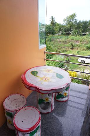 Imagen de los interiores del Hotel B and B. Foto 18