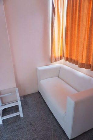 Imagen de la habitación del Hotel B and B. Foto 13