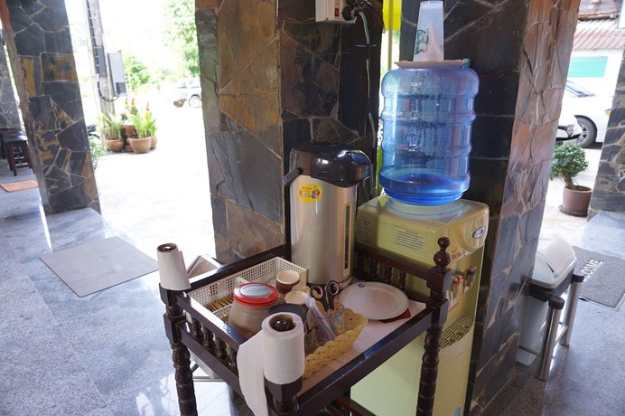 Imagen de los interiores del Hotel B and B. Foto 20